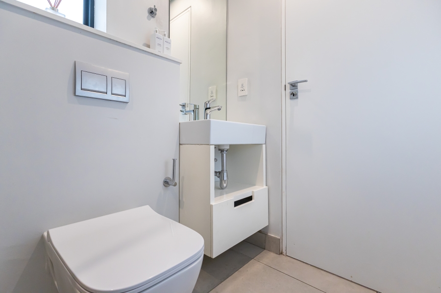 To Let 2 Bedroom Property for Rent in Sea Point Western Cape